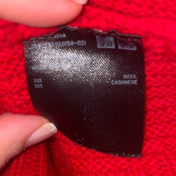 Women red wool and Cashmere  sweater sizes large, red Christmas sweater large. - Picture 7 of 9